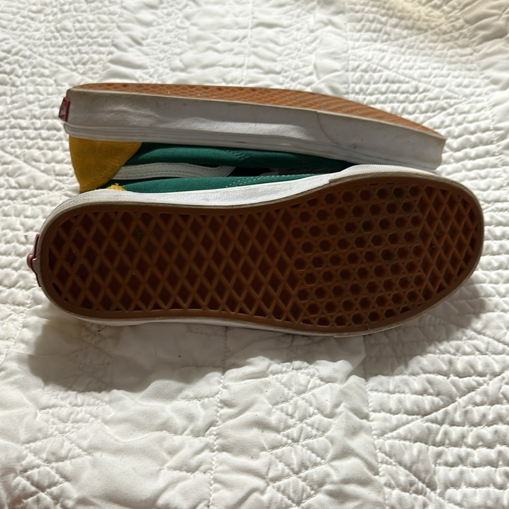 Colored vans - Picture 6 of 8
